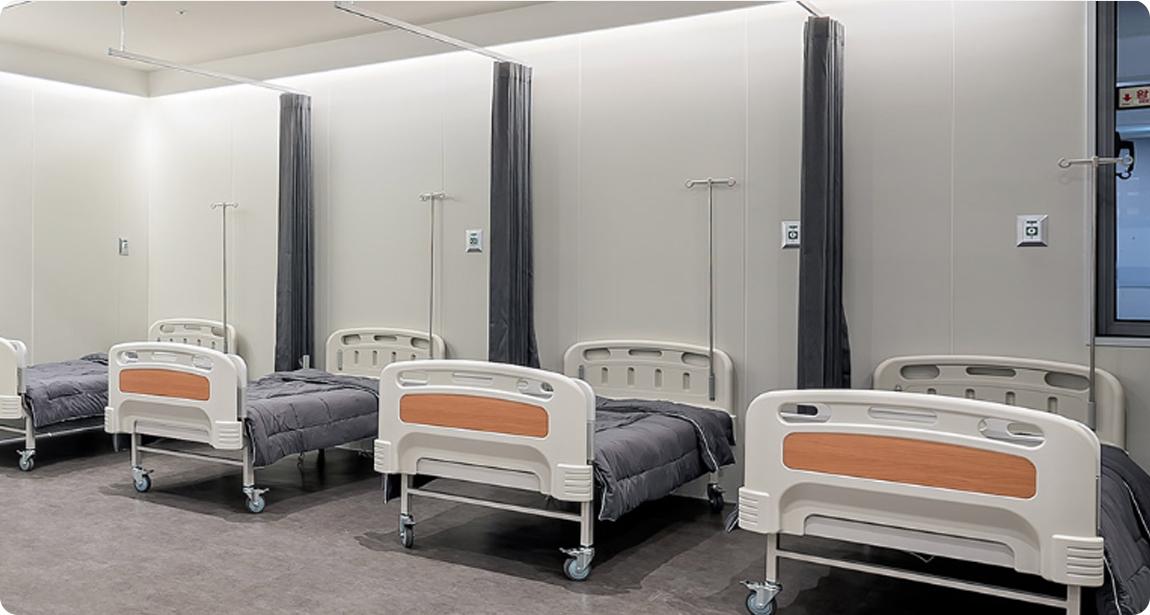 Phòng hồi sức . Phòng nhập viện