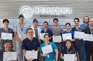 Trao chứng nhận hoàn thành tham gia hội nghị IFAAS