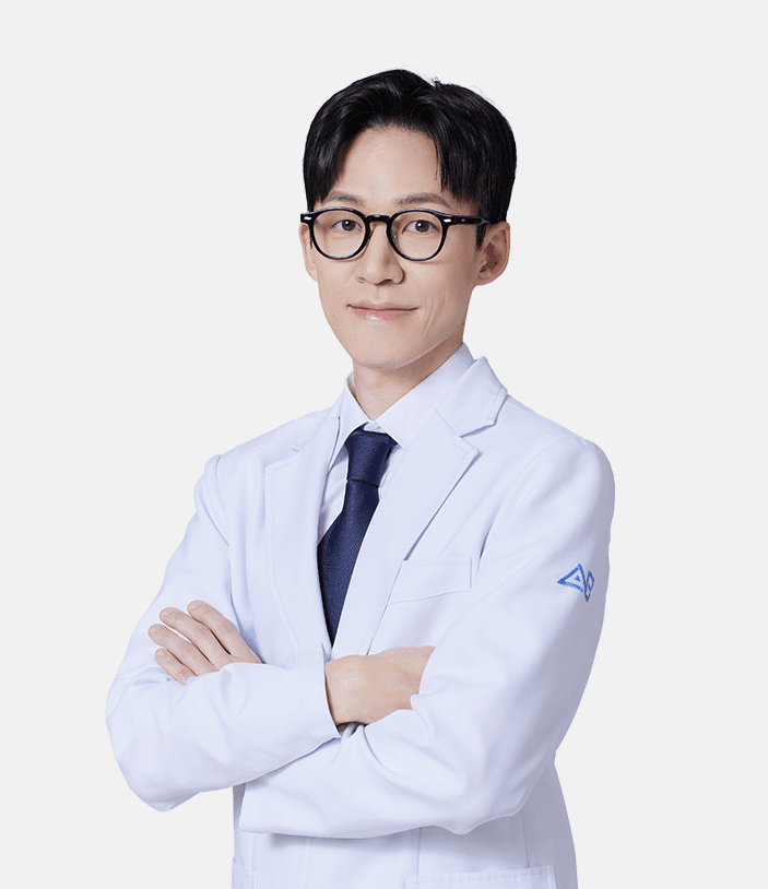 Viện trưởng Lee Dong Han tại Bệnh viện thẩm mỹ AB