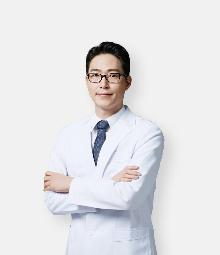 Viện trưởng Kim Joo Youn tại Bệnh viện thẩm mỹ AB