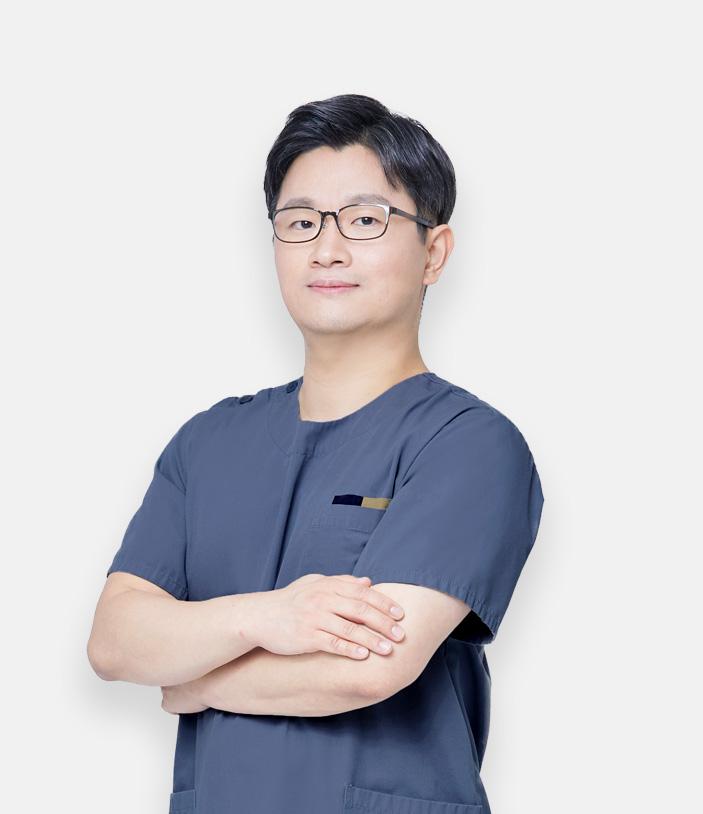 Viện trưởng Kwon Yong Seok tại Bệnh viện thẩm mỹ AB