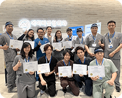 Trao chứng chỉ hoàn thành hội nghị IFAAS