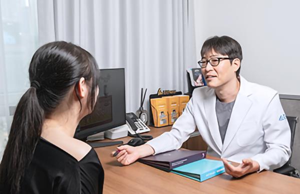 Bác sĩ chuyên trách theo dõi tiến trình
và chăm sóc 1:1 tận tâm sau phẫu thuật