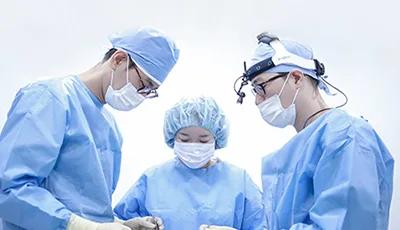 Chế độ phẫu thuật do bác sĩ phụ trách trực tiếp thực hiện