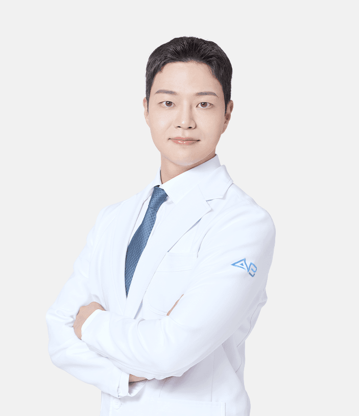 Viện trưởng Son Ji Hwan tại Bệnh viện thẩm mỹ AB