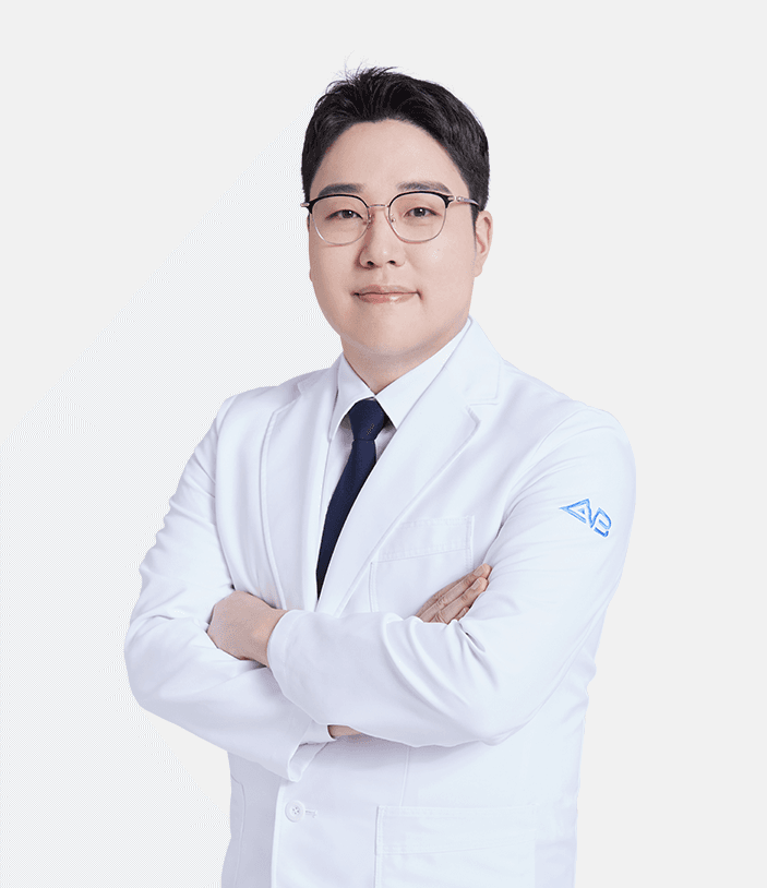 Viện trưởng Lee Jong Ho tại Bệnh viện thẩm mỹ AB