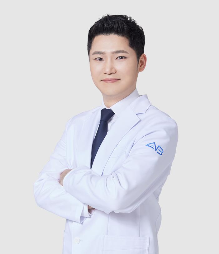 Viện trưởng An Mun Young tại Bệnh viện thẩm mỹ AB