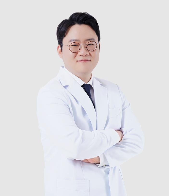 Viện trưởng Ma Sung Hwan tại Bệnh viện thẩm mỹ AB