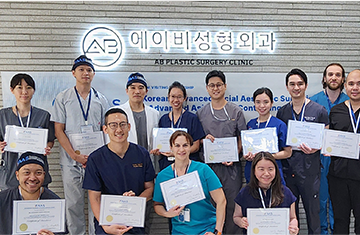 Trao chứng nhận hoàn thành tham gia hội nghị IFAAS