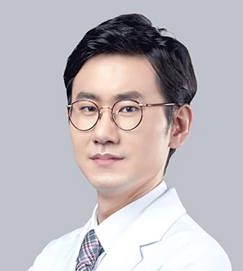 Viện trưởng Ahn Seung Hyeon