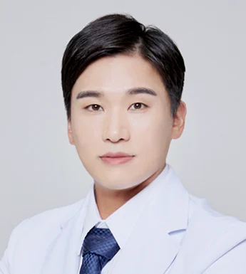Viện trưởng Cho Dong Pil